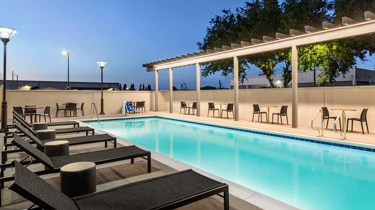 Hampton Inn Stockton Pool