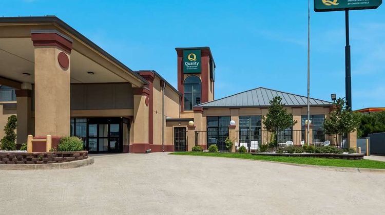 Quality Inn & Suites Oklahoma City North Exterior