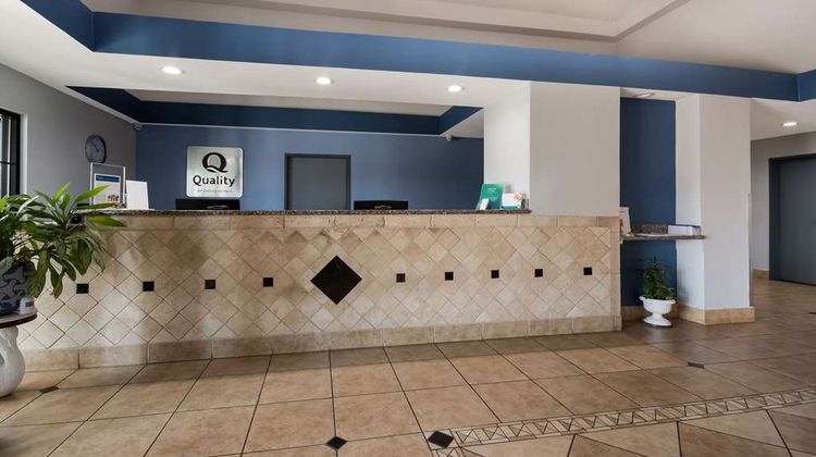 Quality Inn & Suites Oklahoma City North Lobby