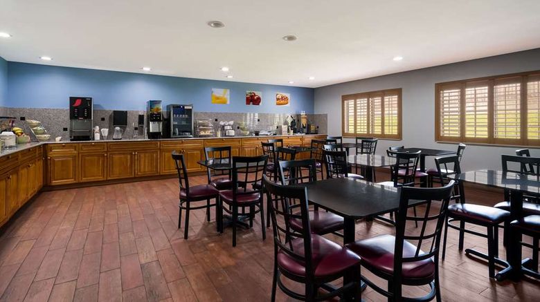 <b>Quality Inn & Suites Oklahoma City North Restaurant</b>. Images powered by <a href="https://iceportal.shijigroup.com/" title="IcePortal" target="_blank">IcePortal</a>.