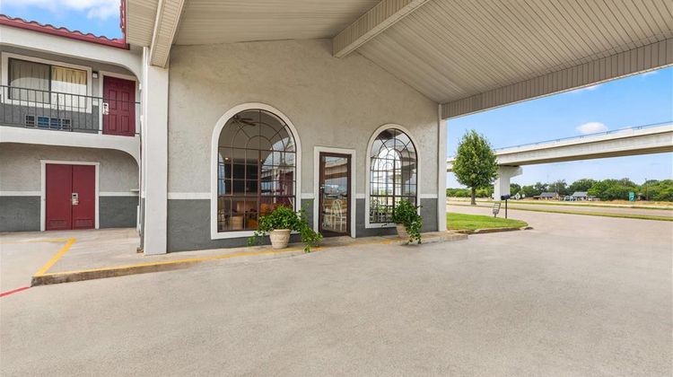 Econo Lodge Belton Exterior