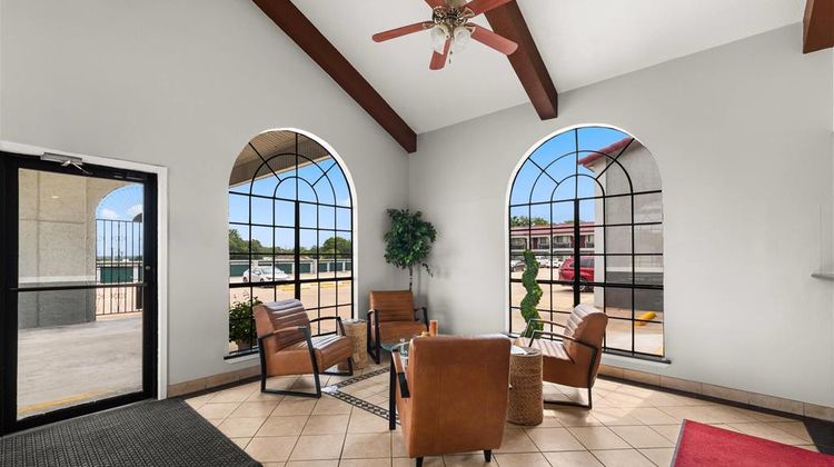 Econo Lodge Belton Lobby