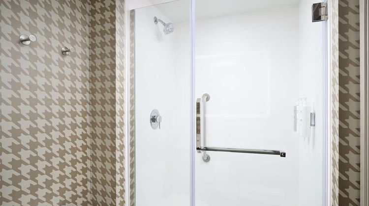 Hampton Inn by Hilton Towson Room