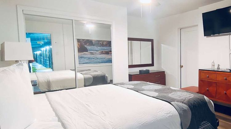 Oceanside Inn & Stes Days Inn by Wyndham Room