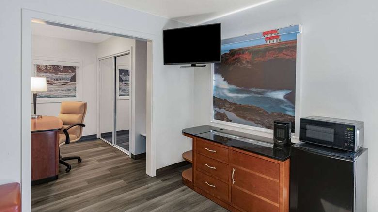 <b>Oceanside Inn & Stes Days Inn by Wyndham Room</b>. Images powered by <a href="https://iceportal.shijigroup.com/" title="IcePortal" target="_blank">IcePortal</a>.
