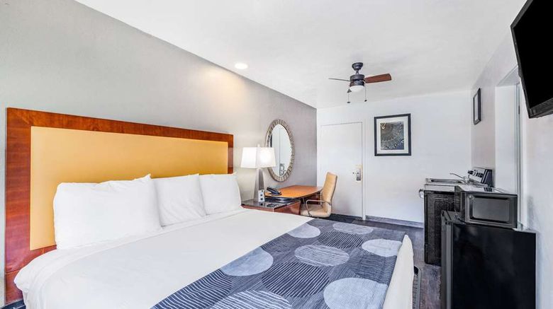 <b>Oceanside Inn & Stes Days Inn by Wyndham Suite</b>. Images powered by <a href="https://iceportal.shijigroup.com/" title="IcePortal" target="_blank">IcePortal</a>.