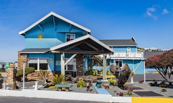 Oceanside Inn & Stes Days Inn by Wyndham Exterior