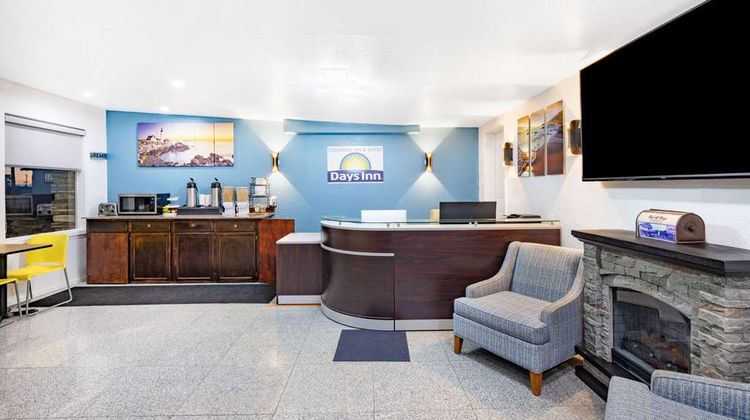 Oceanside Inn & Stes Days Inn by Wyndham Lobby