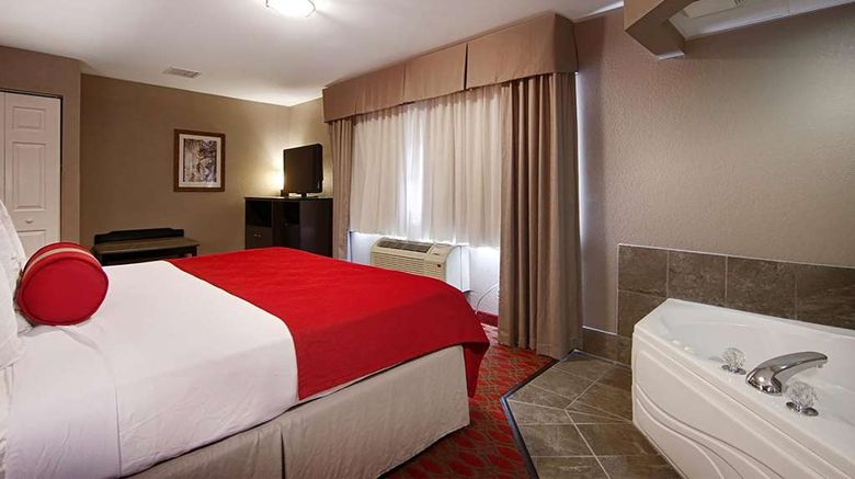 <b>Baymont by Wyndham Brooklyn Center Room</b>. Images powered by <a href="https://iceportal.shijigroup.com/" title="IcePortal" target="_blank">IcePortal</a>.