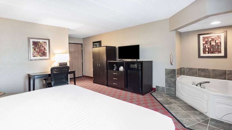 <b>Baymont by Wyndham Brooklyn Center Suite</b>. Images powered by <a href="https://iceportal.shijigroup.com/" title="IcePortal" target="_blank">IcePortal</a>.