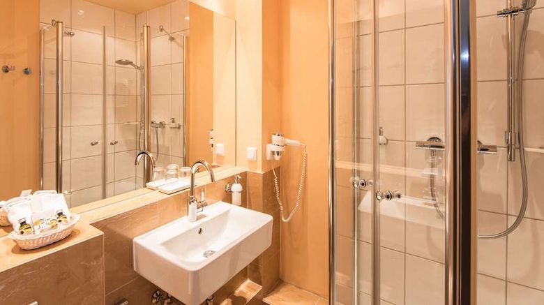 <b>Hotel City House Room</b>. Images powered by <a href="https://iceportal.shijigroup.com/" title="IcePortal" target="_blank">IcePortal</a>.