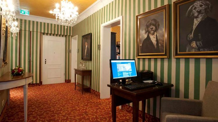 Hotel City House Lobby