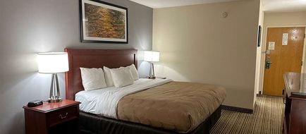 Baymont South Bend near Notre Dame Room