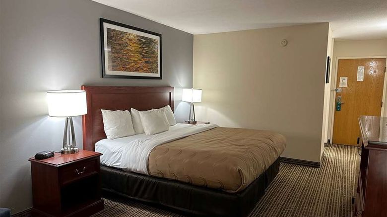 <b>Baymont South Bend near Notre Dame Room</b>. Images powered by <a href="https://iceportal.shijigroup.com/" title="IcePortal" target="_blank">IcePortal</a>.