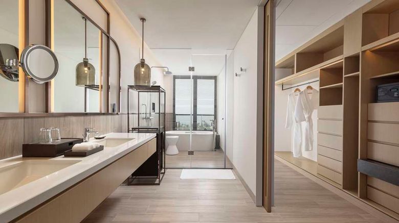 <b>Hyatt Regency Sanya Tianli Bay Room</b>. Images powered by <a href="https://iceportal.shijigroup.com/" title="IcePortal" target="_blank">IcePortal</a>.