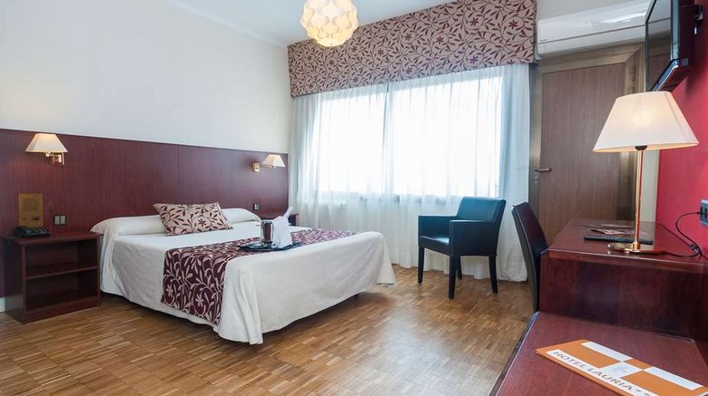 <b>Hotel Lauria Room</b>. Images powered by <a href="https://iceportal.shijigroup.com/" title="IcePortal" target="_blank">IcePortal</a>.