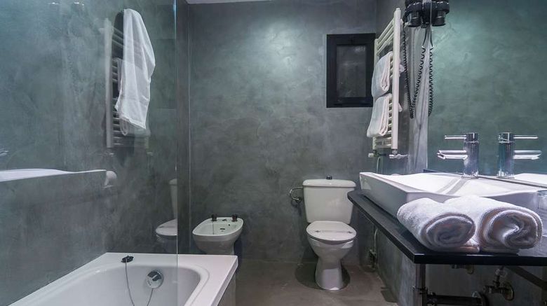 <b>Hotel Lauria Room</b>. Images powered by <a href="https://iceportal.shijigroup.com/" title="IcePortal" target="_blank">IcePortal</a>.
