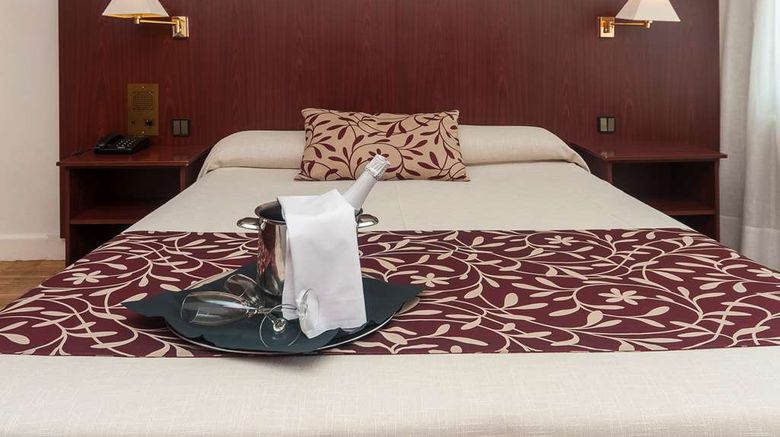 <b>Hotel Lauria Room</b>. Images powered by <a href="https://iceportal.shijigroup.com/" title="IcePortal" target="_blank">IcePortal</a>.