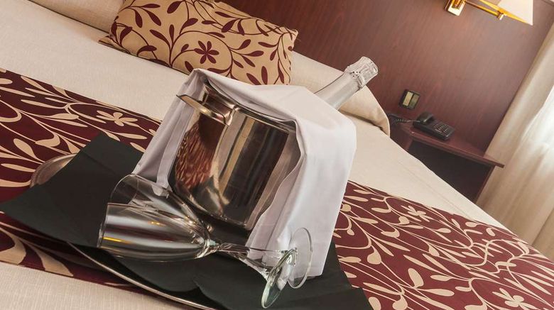 <b>Hotel Lauria Room</b>. Images powered by <a href="https://iceportal.shijigroup.com/" title="IcePortal" target="_blank">IcePortal</a>.