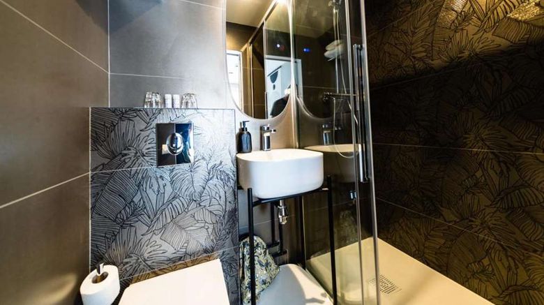 <b>Hotel Paulette Room</b>. Images powered by <a href="https://iceportal.shijigroup.com/" title="IcePortal" target="_blank">IcePortal</a>.