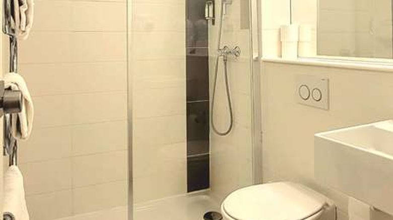 <b>Hotel Pavillon des Gatines Room</b>. Images powered by <a href="https://iceportal.shijigroup.com/" title="IcePortal" target="_blank">IcePortal</a>.