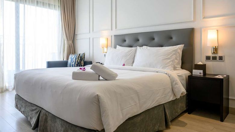 <b>Wyndham Danang Golden Bay Hotel Room</b>. Images powered by <a href="https://iceportal.shijigroup.com/" title="IcePortal" target="_blank">IcePortal</a>.
