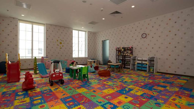 <b>Wyndham Danang Golden Bay Hotel Recreation</b>. Images powered by <a href="https://iceportal.shijigroup.com/" title="IcePortal" target="_blank">IcePortal</a>.