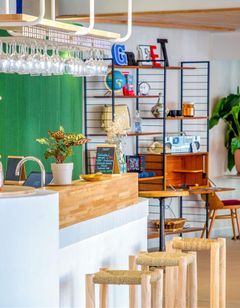 greet hotel Salon-de-Provence