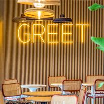 greet hotel Salon-de-Provence