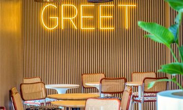 greet hotel Salon-de-Provence
