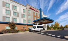 Hampton Inn Airport Century Place