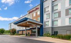 Hampton Inn Airport Century Place