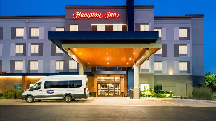 Hampton Inn Airport Century Place Exterior