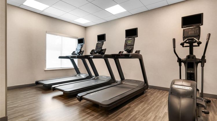 Hampton Inn Airport Century Place Health