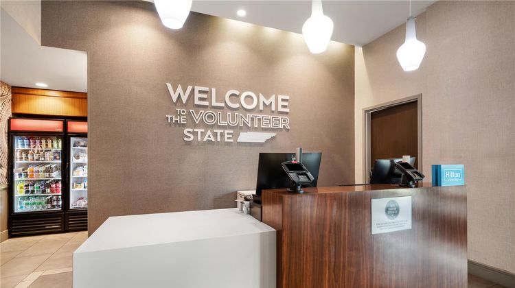 Hampton Inn Airport Century Place Lobby