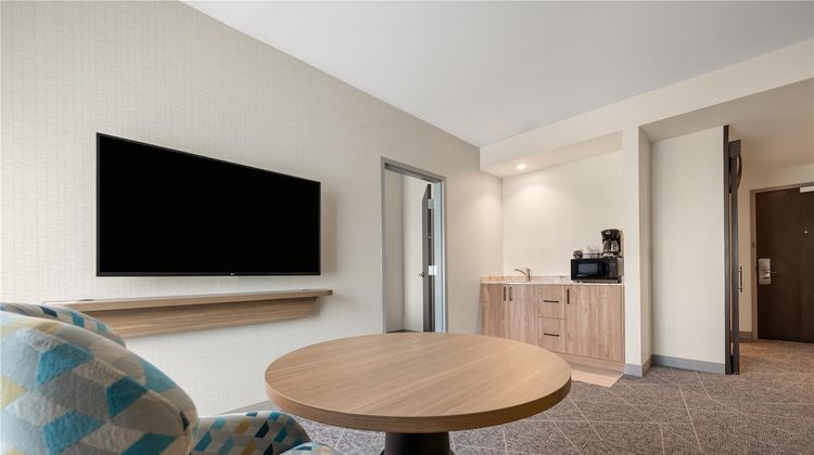 Hampton Inn Airport Century Place Other