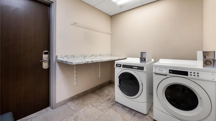 Hampton Inn Airport Century Place Other