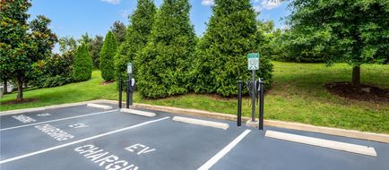 Hampton Inn Airport Century Place Exterior