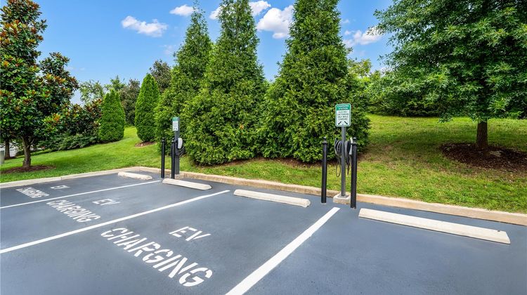 Hampton Inn Airport Century Place Exterior