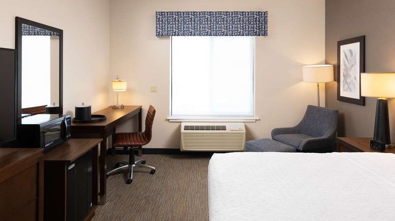 <b>Hampton Inn San Jose Cherry Ave Room</b>. Images powered by <a href="https://iceportal.shijigroup.com/" title="IcePortal" target="_blank">IcePortal</a>.