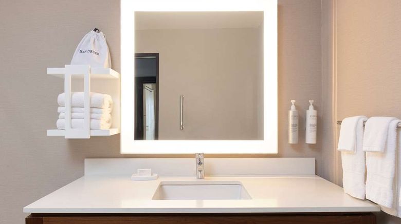<b>Hampton Inn San Jose Cherry Ave Room</b>. Images powered by <a href="https://iceportal.shijigroup.com/" title="IcePortal" target="_blank">IcePortal</a>.