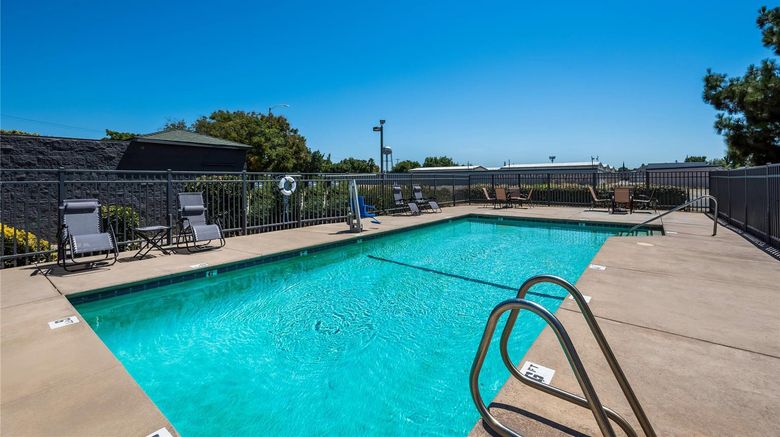 <b>Quality Inn Yuba City Pool</b>. Images powered by <a href="https://iceportal.shijigroup.com/" title="IcePortal" target="_blank">IcePortal</a>.