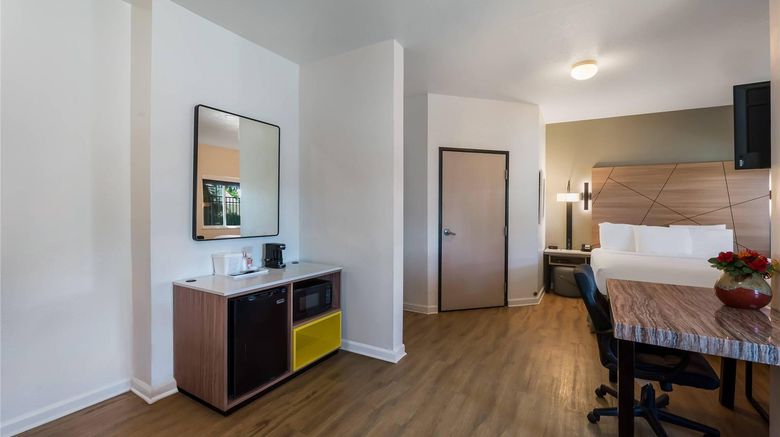 <b>Quality Inn Yuba City Suite</b>. Images powered by <a href="https://iceportal.shijigroup.com/" title="IcePortal" target="_blank">IcePortal</a>.