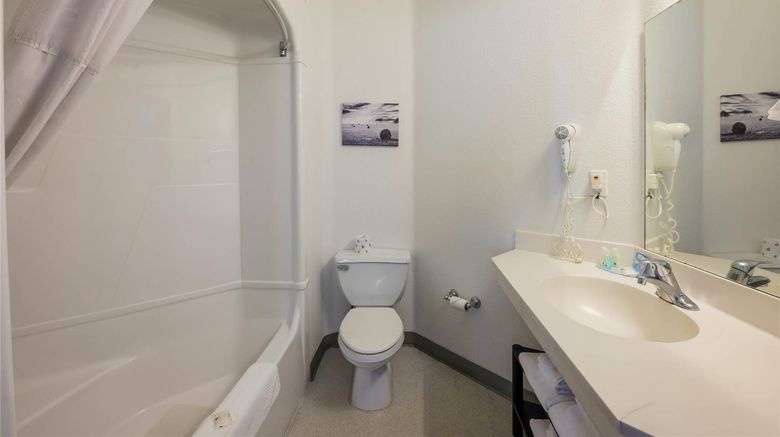 <b>Quality Inn Yuba City Room</b>. Images powered by <a href="https://iceportal.shijigroup.com/" title="IcePortal" target="_blank">IcePortal</a>.