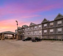 Comfort Suites The Woodlands Exterior