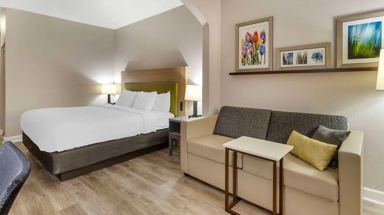 <b>Comfort Suites The Woodlands Suite</b>. Images powered by <a href="https://iceportal.shijigroup.com/" title="IcePortal" target="_blank">IcePortal</a>.