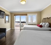 Beach Street Inn and Suites Room