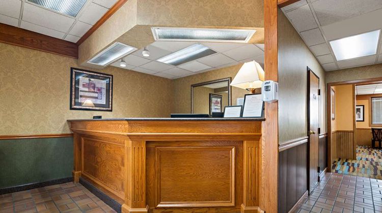 Rodeway Inn McPherson East Lobby