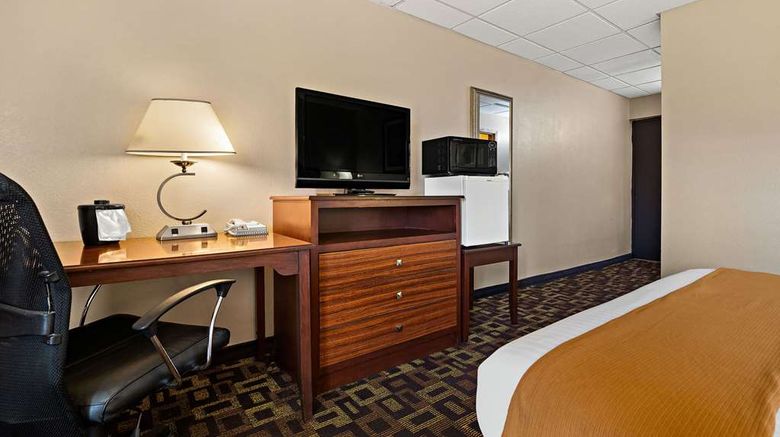 <b>Rodeway Inn McPherson East Room</b>. Images powered by <a href="https://iceportal.shijigroup.com/" title="IcePortal" target="_blank">IcePortal</a>.
