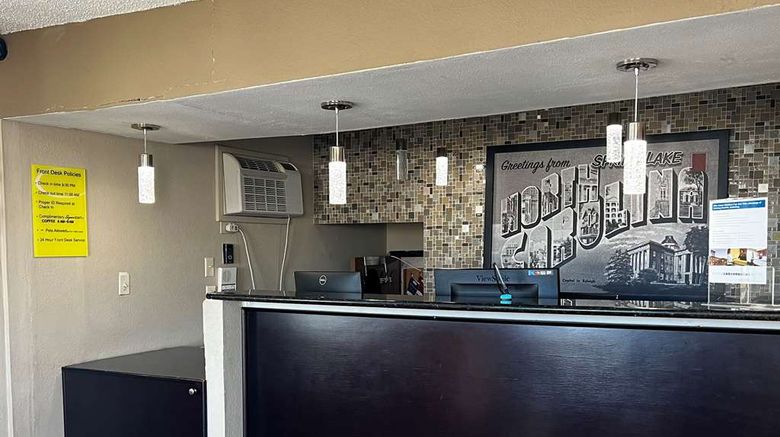 <b>Econo Lodge Spring Lake Lobby</b>. Images powered by <a href="https://iceportal.shijigroup.com/" title="IcePortal" target="_blank">IcePortal</a>.